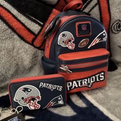 New England Patriots loungefly Wallet And Mini Back Pack