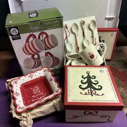 Holiday Dish Set - NEW