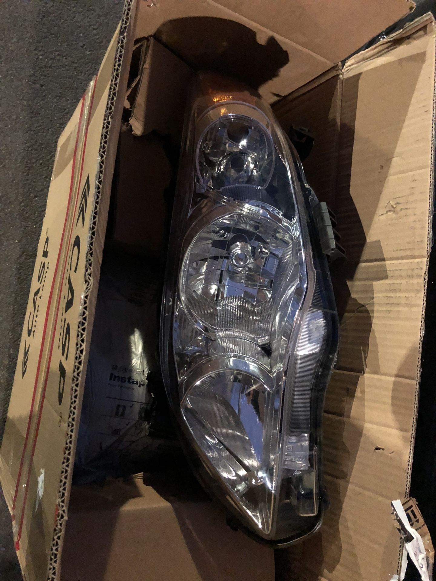 2011 Toyota Corolla left Head Light