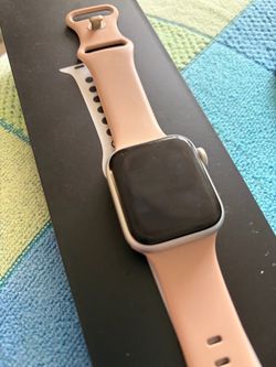 Apple Watch - S4  inc Nike Sport Band