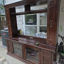 “Display cabinet / bar / storage unit with lighting