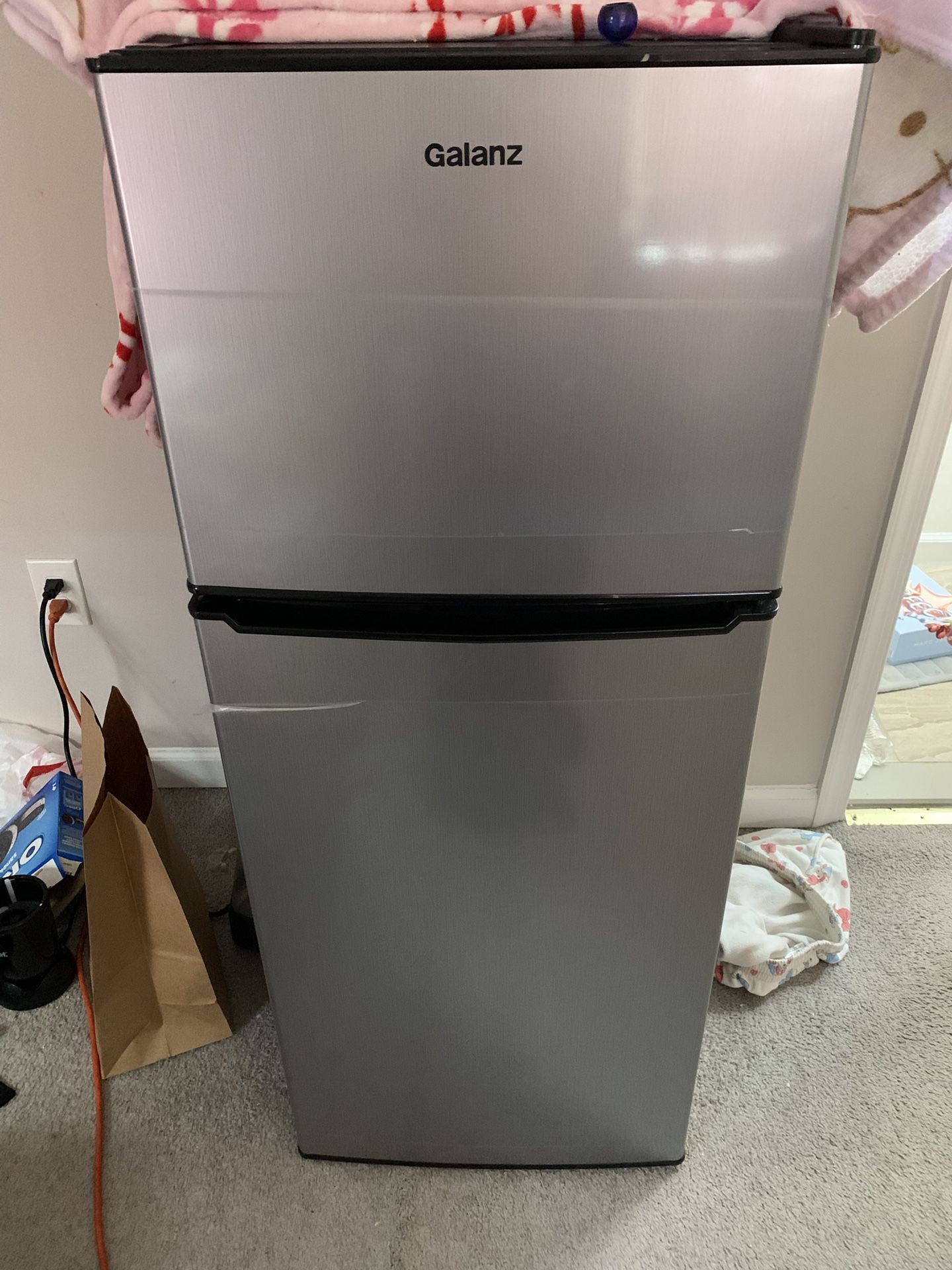 Galanz Mini Fridge