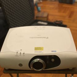 Panasonic PT- R370U Projector 