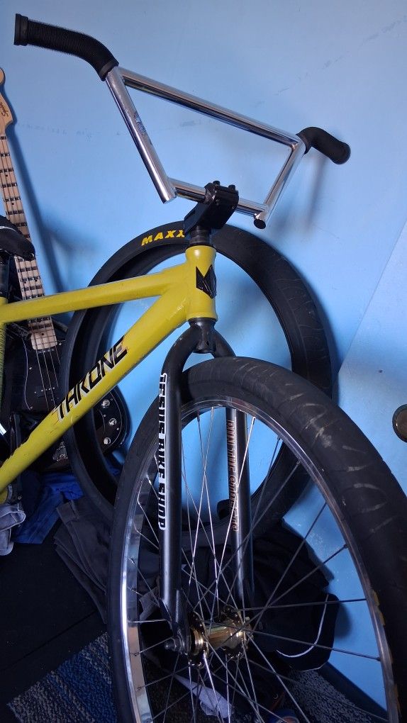 Throne 29er Maxed Out