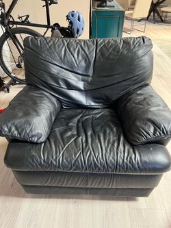 Black Leather Chair (FREE)