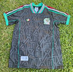 Mexico World Cup 2026 USA jersey 130$ each X someone somewhere Mexico life style small to xl slim fit jerseys (R P) few available pocas disponibles .