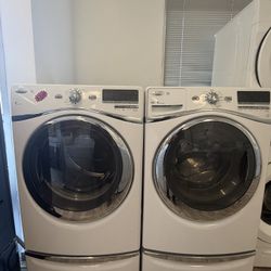 Whirlpool Duet Washer & Gas Dryer Set 