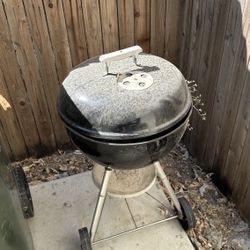 Weber Kettle Charcoal Grill 18