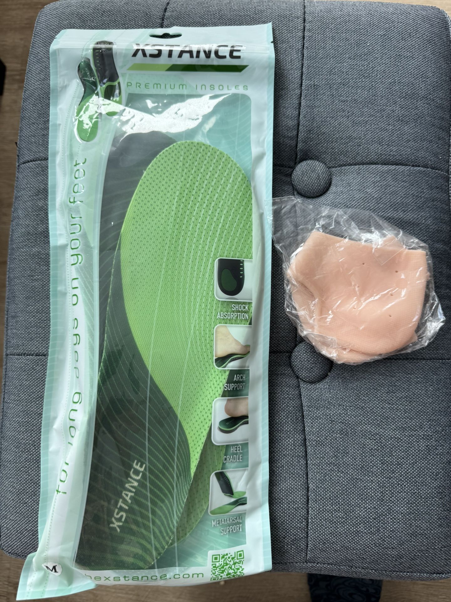 XSTANCE INSOLES SIZE M WOMAN's SIZE 10 + HEEL GUARD. NOT USED. NOT OPENED.