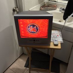 CYTRON  COLOR TV DVD PLAYER 