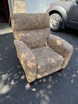 FREE- Havertys upholstered recliner – excellent condition