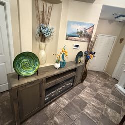 Extra large 84” inch fireplace /tv stand in excellent condition ( Legend brand )