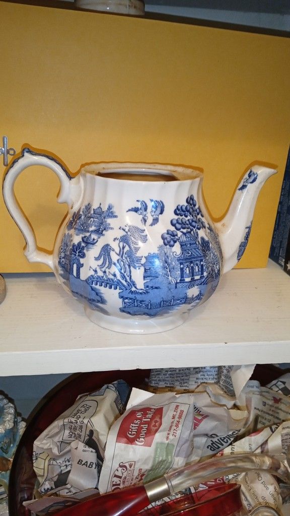 Tea Pot Missing Lid