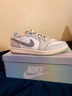 Air jordan 1 retro low og cny size 8.5