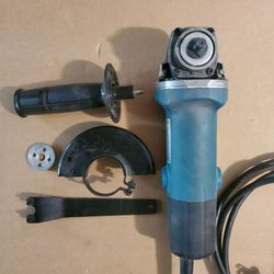 Makita 9523NBH Angle Grinder