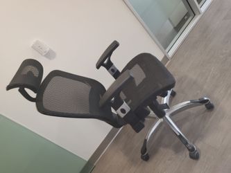 Staples Hyken chair