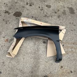 2001, 2002, 2003, 2004, 2005, 2006, 2007 Toyota Highlander Fender ( New Car Parts )