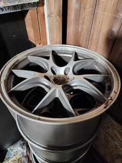 18x9.5 Ambit Wheels 5x114.3 (1 Wheel Has Crack)