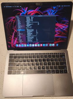 MacBook Pro 2017 - New Battery 3 Cycles Great Condition