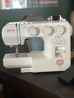 Babylock Joy Sewing Machine with display Mannequin