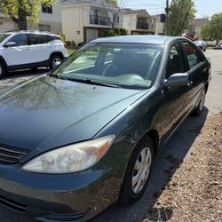 2004 TOYOTA CAMRY LE 4 DOOR SEDAN GREEN