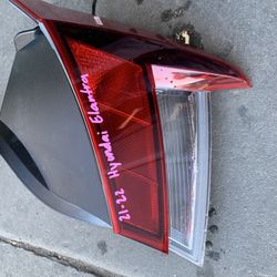 2021-2022 Hyundai Elantra Right Tail Light