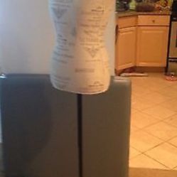 PIER 1 IMPORTS FRENCH MANNEQUIN