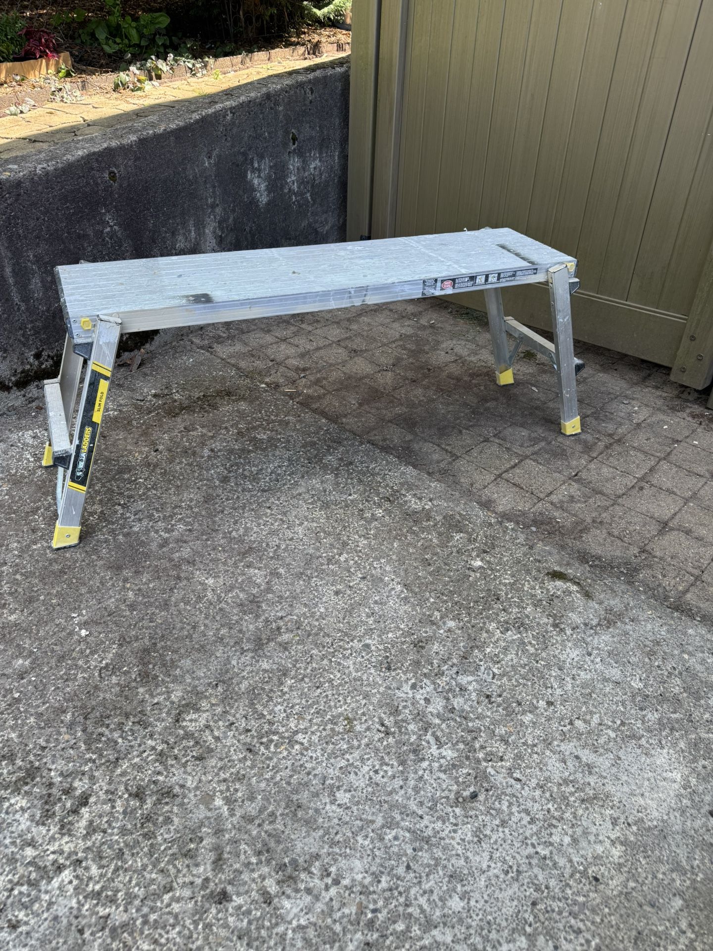 Gorilla Ladder Slim Fold Work Platform