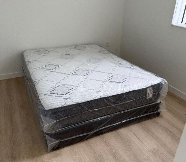 NEW MATTRESS FULL SIZE PLUSH WITH BOX SPRING 