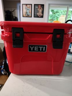 Yeti rescue red roadie 15 cooler