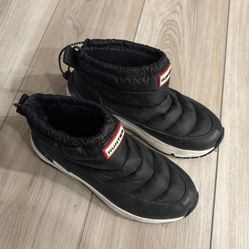 Winter shoes (Size 6)