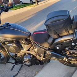 2022 Indian Chief Bobber Dark Horse