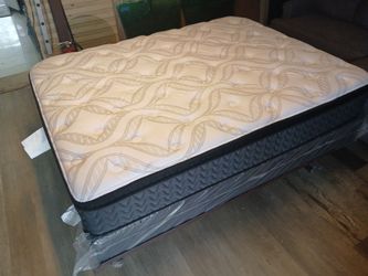 Queen size mattress 12 inch, box spring Onix 9" foundation and metal base platform set
