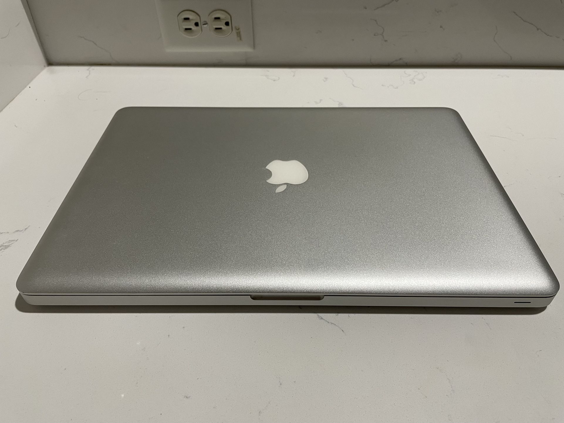 MacBook Pro 15″ A1286 – 12 GB RAM | 500 GB HD | Clean, Upgraded & Reliable