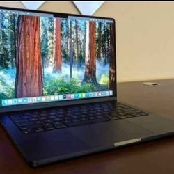 Apple - MacBook Pro 14-inch 