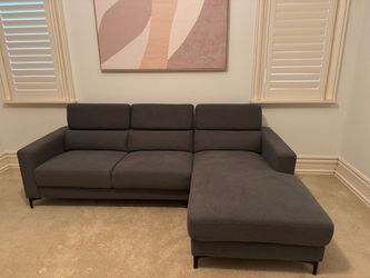 Modern Gray Sectional Sofa with Chaise