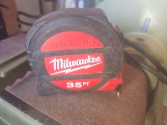 Milwaukee Measuring Tape 35ft