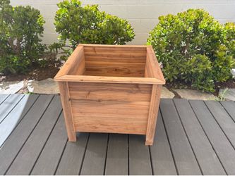 2-Foot Box Cedar Wood Planter