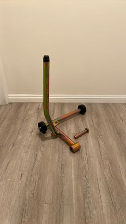 Pit Bull Single Sided Swing Arm Stand