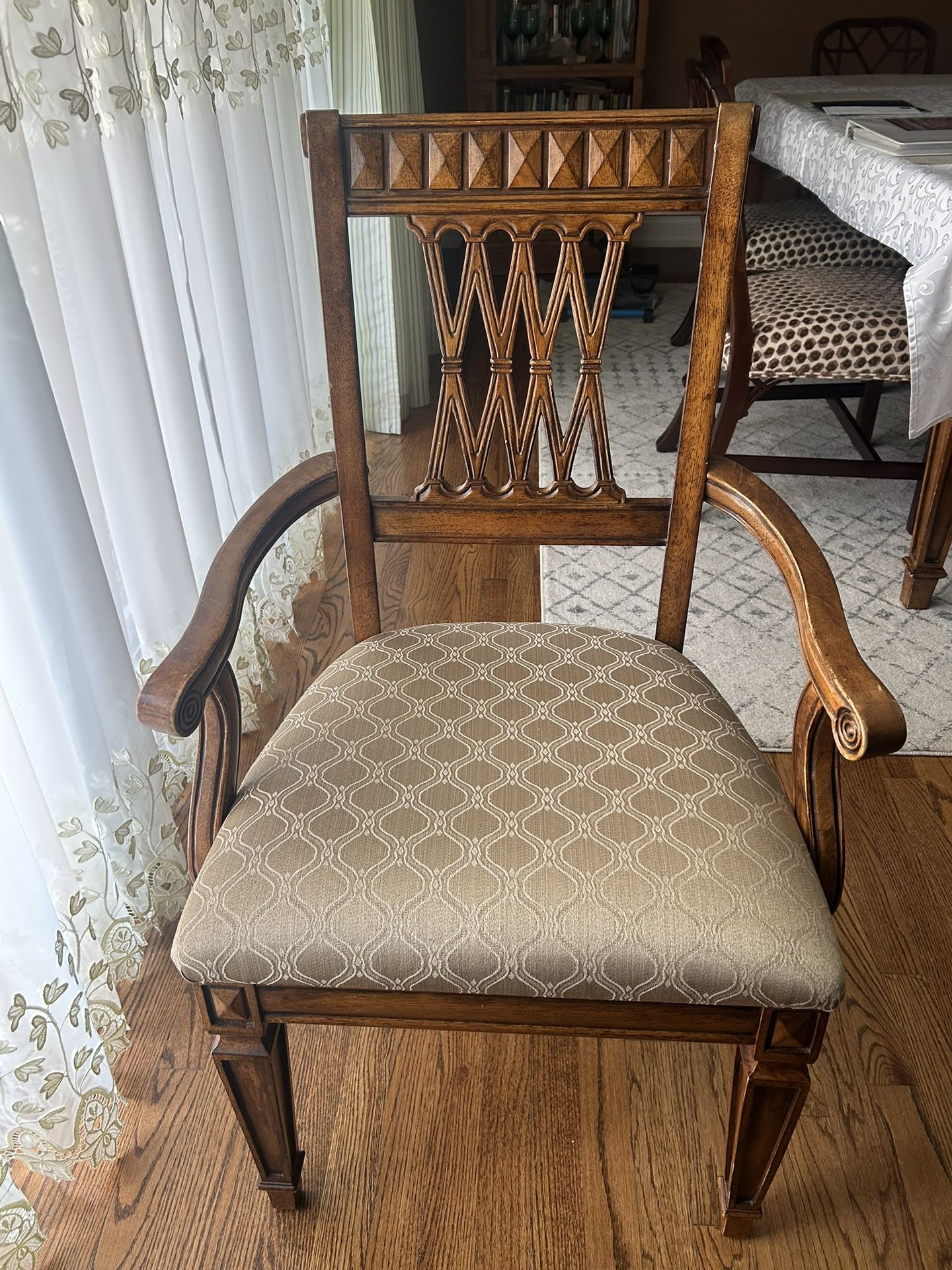 6 Dining Room Chairs