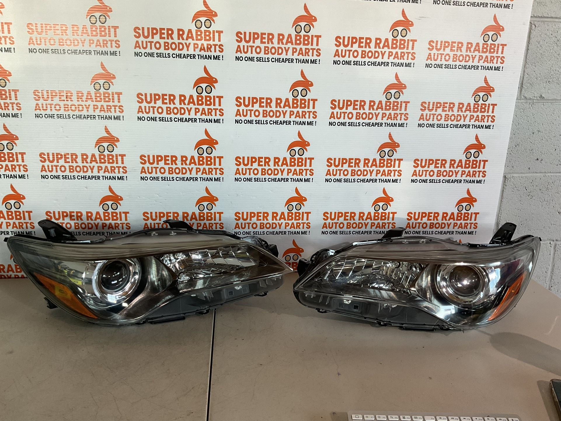2015 Camry Pair Halogen Headlights COMPLETE Original 2017🏆