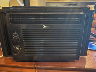 Midea air conditioner like new