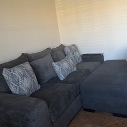 LIVING SPACES COUCH 