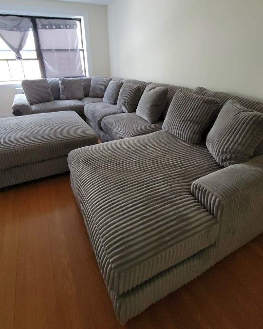 $55 Down Finance Reclining Sectional Sofa Loveseat Bedroom Set Queen,King Bed Queen Matress Dining Table