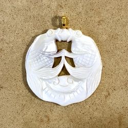 🐟 Beautiful, shell, mother of pearl, white kissing fishes circle pendant or ornament