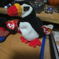 Three Beanie Babies PUFFER THE PIFFIN, SWOOP THE PTERDACTYL,  AND FRILLS THE  HORNBILL ALL WITH TAGS