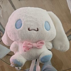 Cinnamon Roll Stuffie