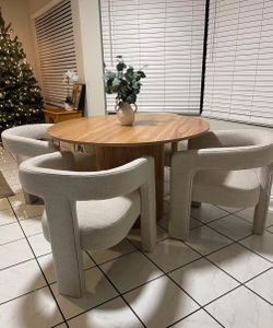 Round Wood Dining Table with 4 Chairs