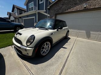 2006 Mini Cooper S  $2,800 OBO