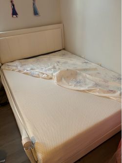 Full size bed with mattress
